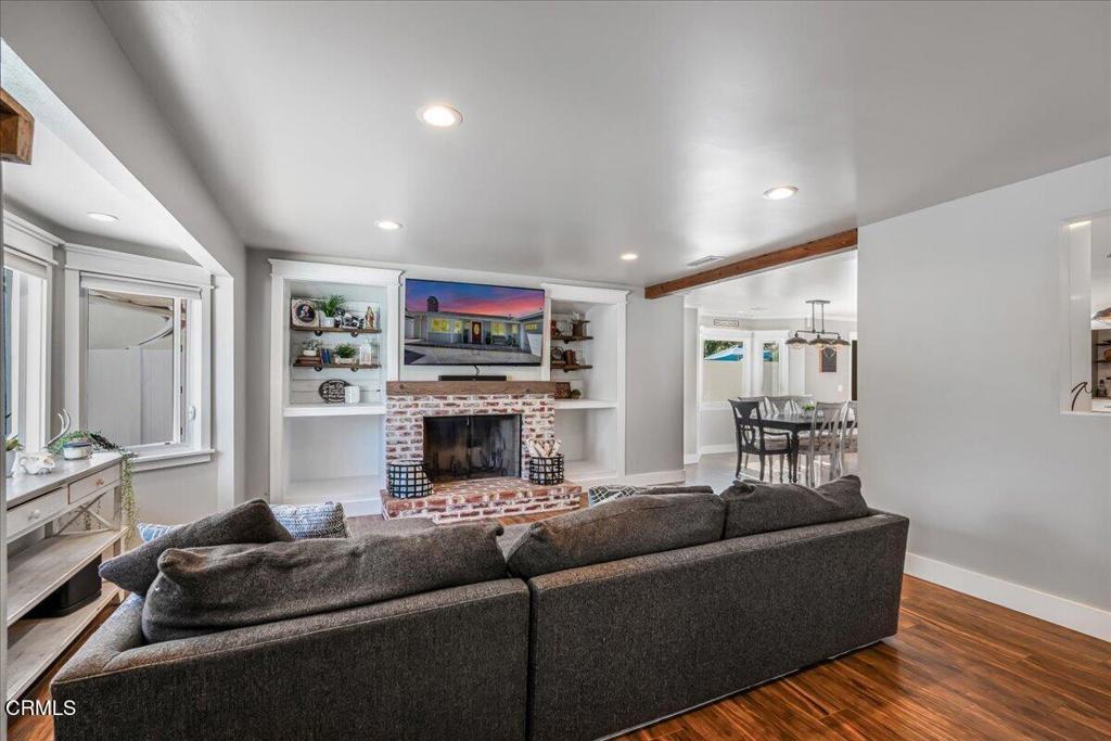2906 Knight Rondo Camarillo, CA 93010 - Photo 3 of 63