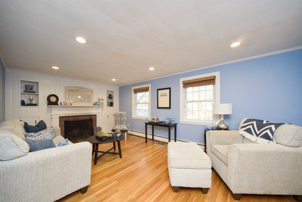 70 Taylor Road Acton, MA 01720 - Photo 3 of 30 Gallery Image 3