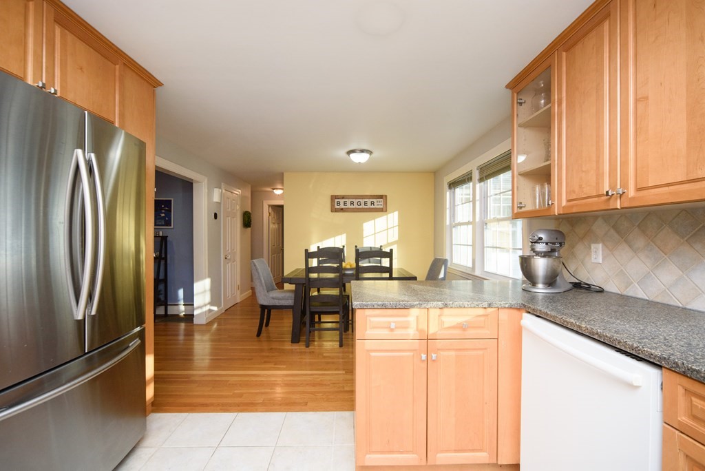 70 Taylor Road Acton, MA 01720 - Photo 6 of 30 Gallery Image 6