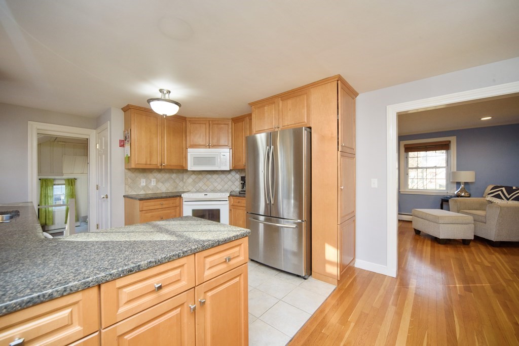 70 Taylor Road Acton, MA 01720 - Photo 7 of 30 Gallery Image 7