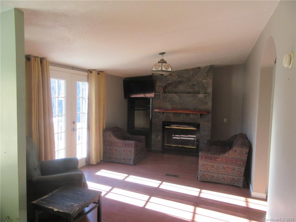 1287 Henderson Mill Road Morganton, NC 28655 - Photo 4 of 20 Gallery Image 4