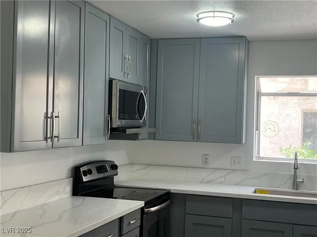 $1,600 | 158 Greenbriar Townhouse Way, Las Vegas, NV 89121