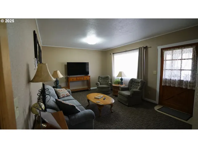 $349,000 | 145 Franklin Street, Dayville, OR 97825