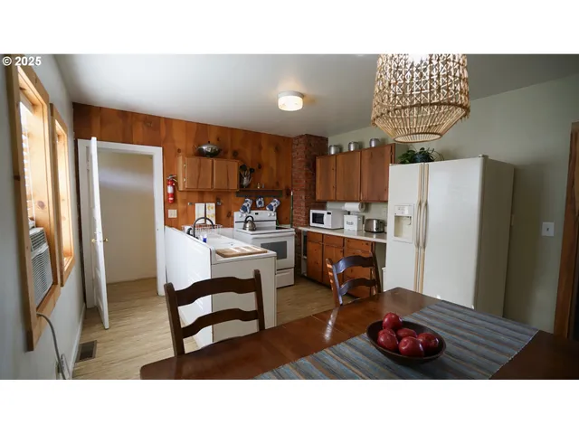 $349,000 | 145 Franklin Street, Dayville, OR 97825