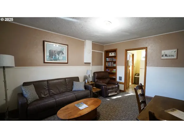 $329,000 | 145 Franklin Street, Dayville, OR 97825