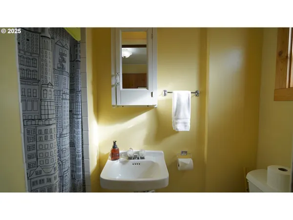 $329,000 | 145 Franklin Street, Dayville, OR 97825