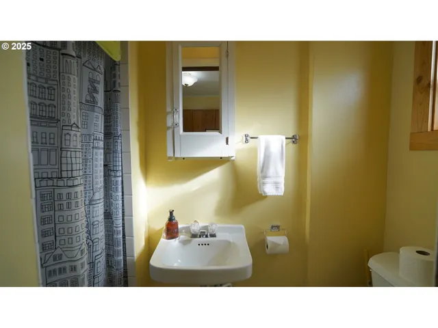 $349,000 | 145 Franklin Street, Dayville, OR 97825