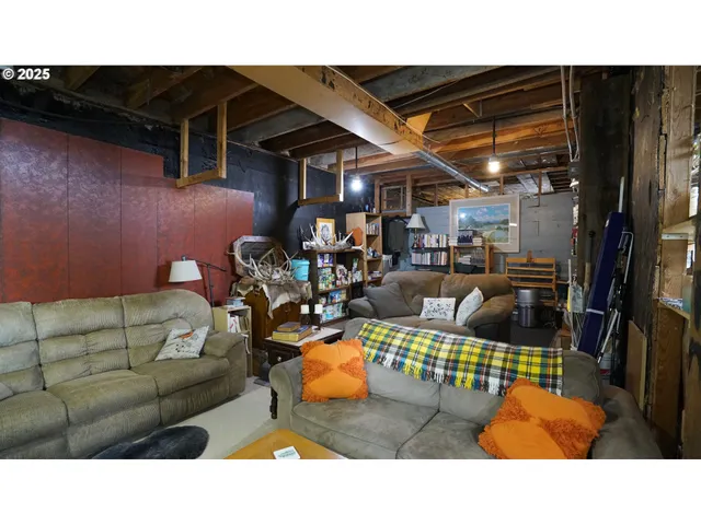 $349,000 | 145 Franklin Street, Dayville, OR 97825