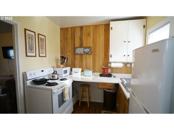 $329,000 | 145 Franklin Street, Dayville, OR 97825