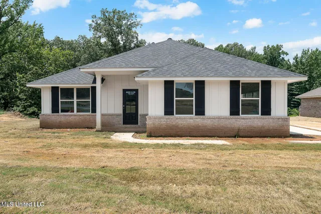 $365,000 | 4173 Olivia Circle West, Olive Branch, MS 38654