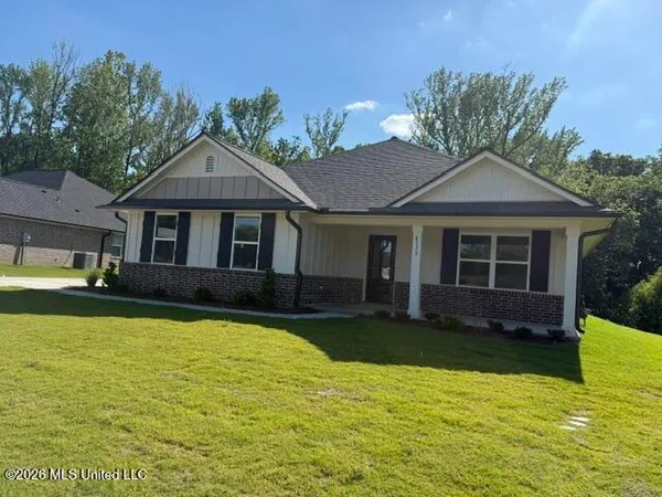 $362,900 | 4173 Olivia Circle West, Olive Branch, MS 38654