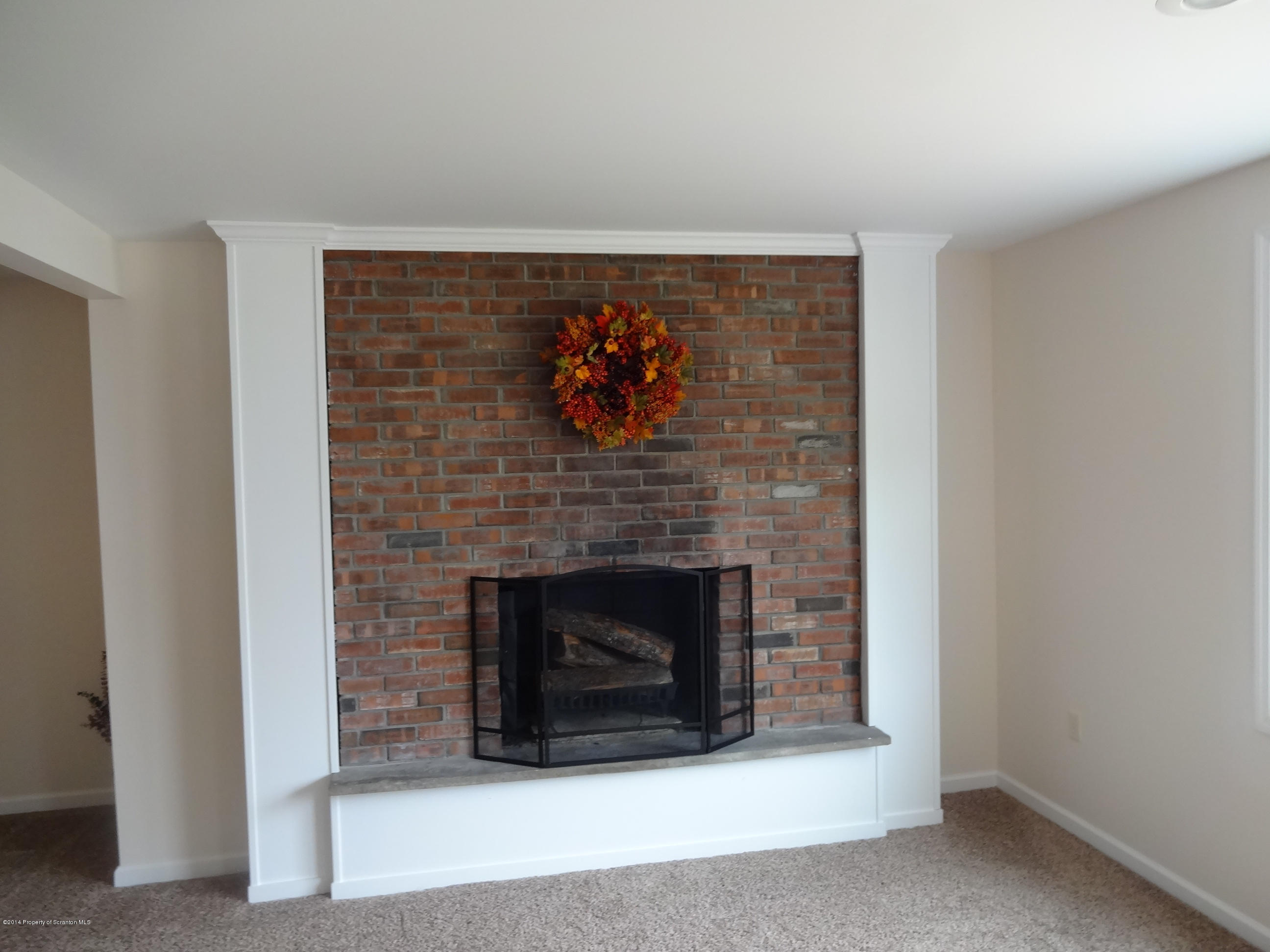19 Sunset Road Moscow, PA 18444 - Photo 2 of 33 Gallery Image 2
