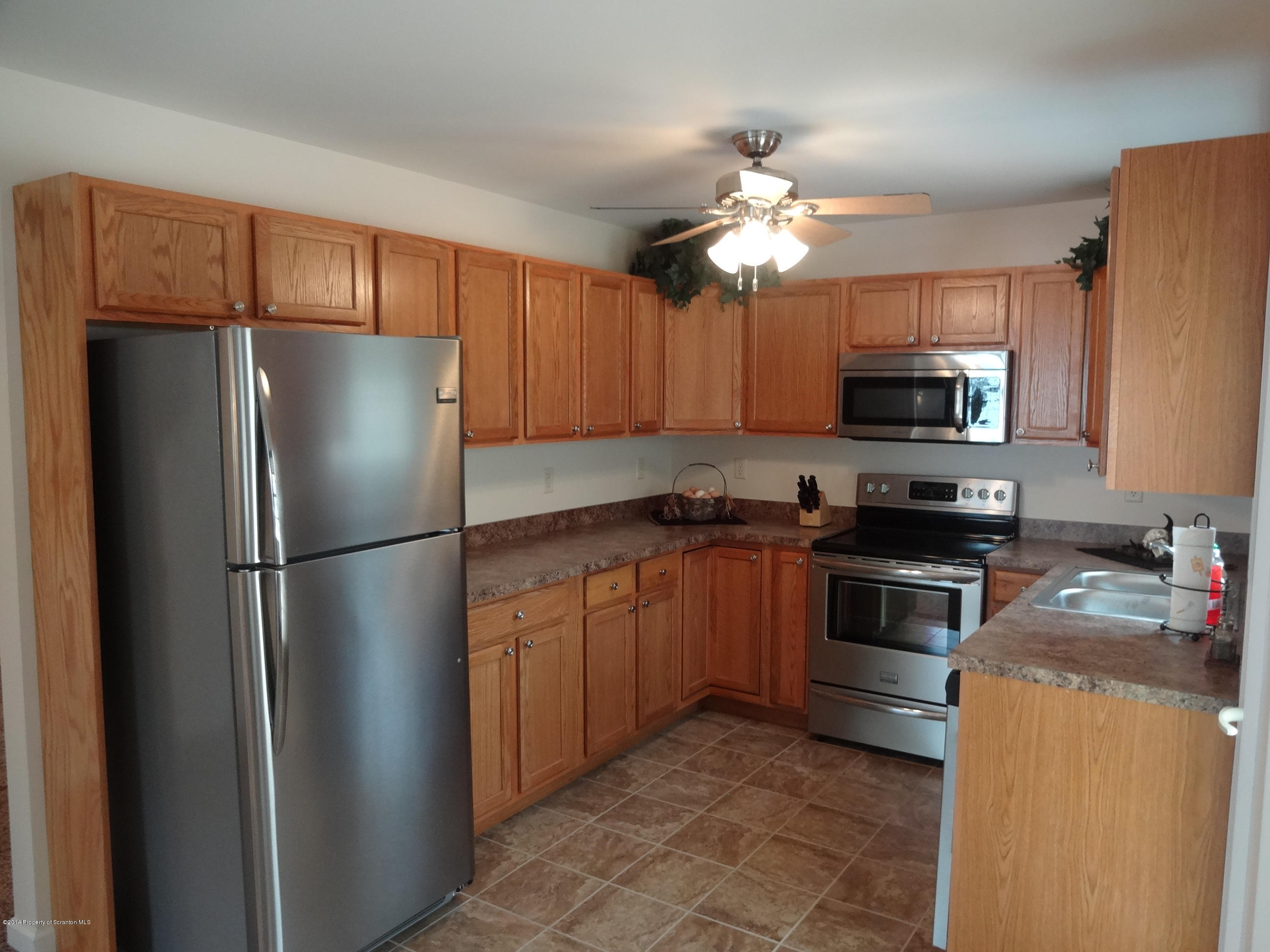 19 Sunset Road Moscow, PA 18444 - Photo 6 of 33 Gallery Image 6