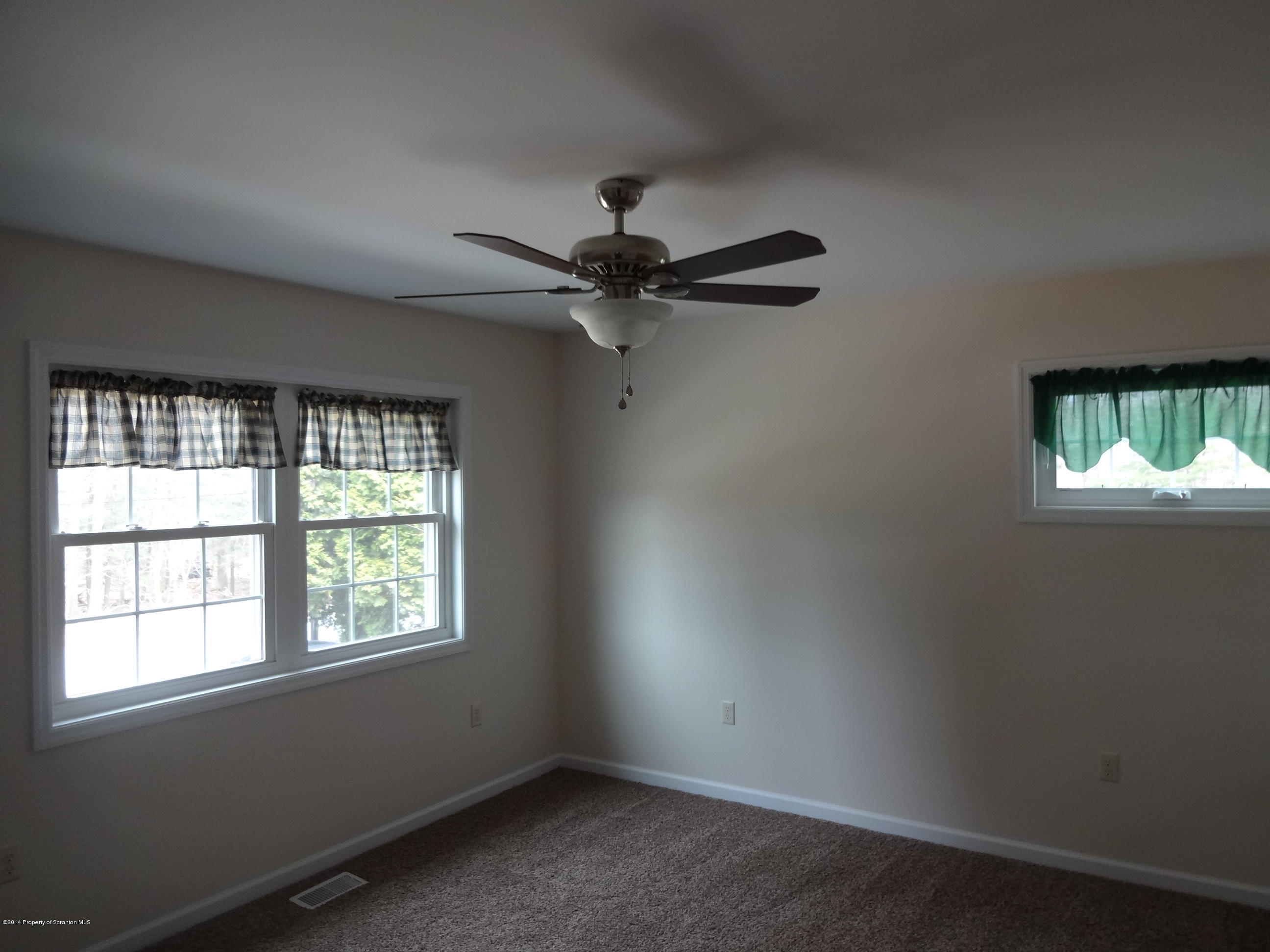 19 Sunset Road Moscow, PA 18444 - Photo 9 of 33 Gallery Image 9