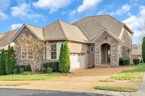 $599,000 | 996 Golf Club Lane East, Hendersonville, TN 37075