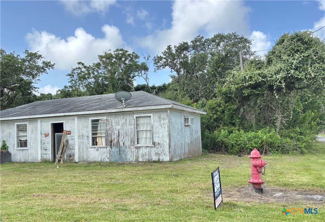 209 7th Street Port O'Connor, TX 77982 - Photo 10 of 11