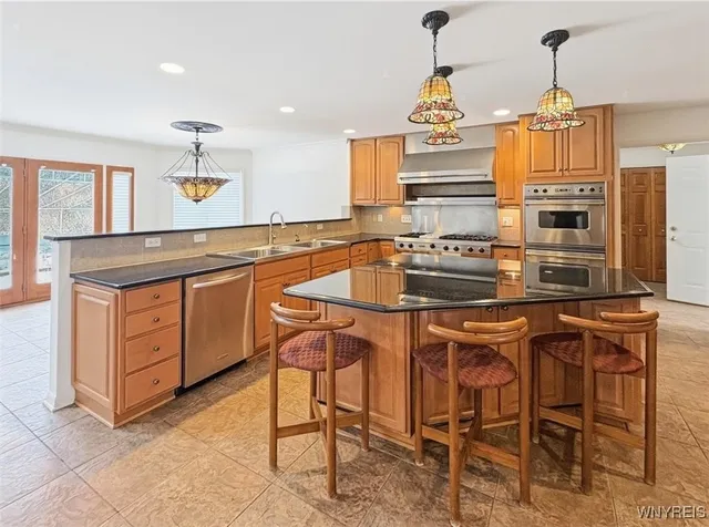 $825,000 | 9688 Carmelo Court, Clarence, NY 14032