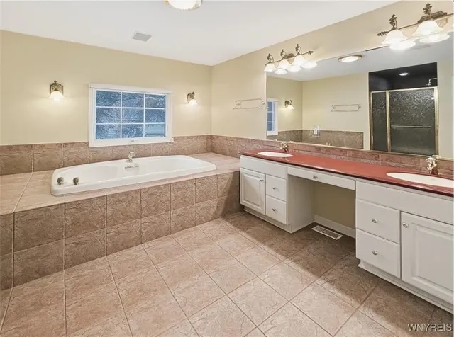 $825,000 | 9688 Carmelo Court, Clarence, NY 14032