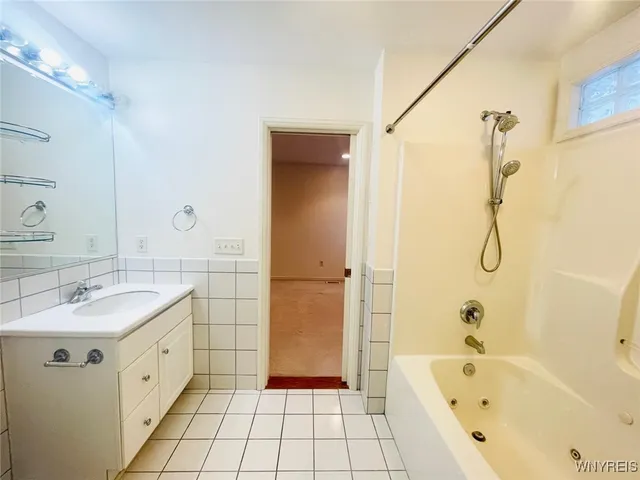 $825,000 | 9688 Carmelo Court, Clarence, NY 14032