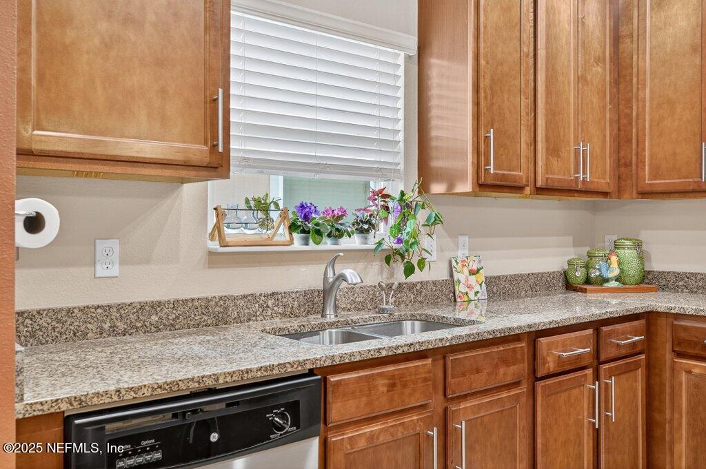 96060 Yellowtail Court Yulee, FL 32097 - Photo 14 of 55 Kitchen