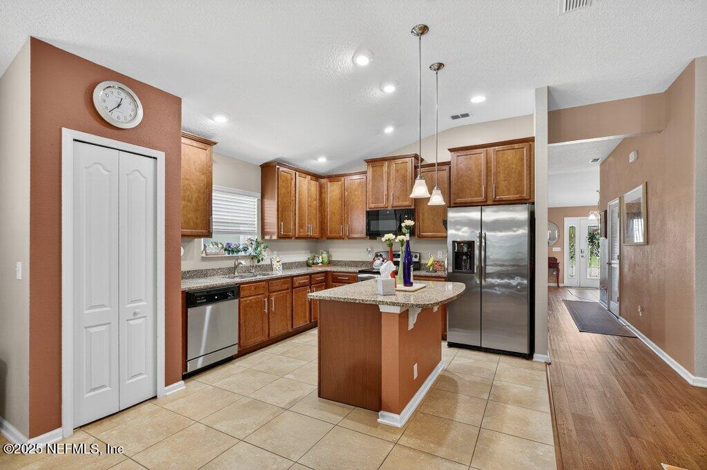 96060 Yellowtail Court Yulee, FL 32097 - Photo 4 of 55 Kitchen