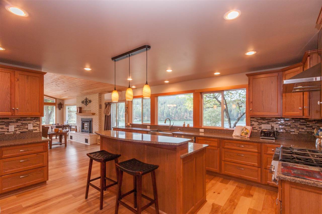 208 East Shore Road Nine Mile Falls, WA 99026 - Photo 5 of 20 Gallery Image 5