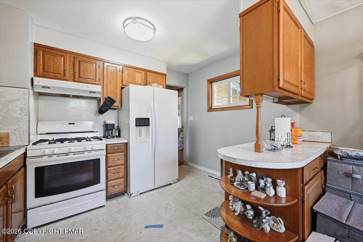 137 Sweetfern Road Stroudsburg, PA 18360 - Photo 15 of 67 Kitchen
