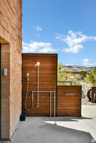 3995 South Desert Grave Road Torrey, UT 84775 - Photo 73 of 95 Outdoor Shower