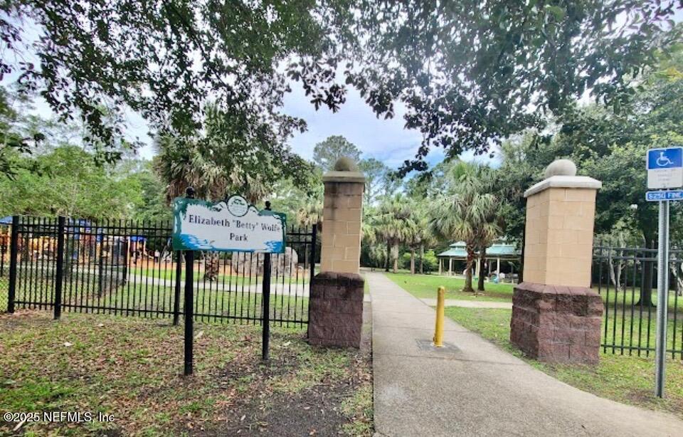 9480 Pickwick Drive Jacksonville, FL 32257 - Photo 41 of 43 a view of a park with iron fence