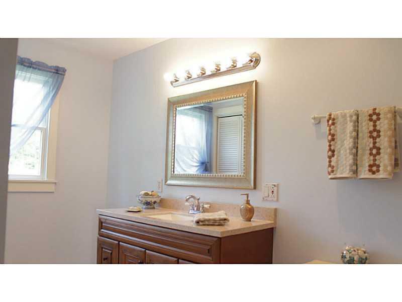 628 Buzzell Hill Road Hope, ME 04847 - Photo 19 of 35 Bathroom.