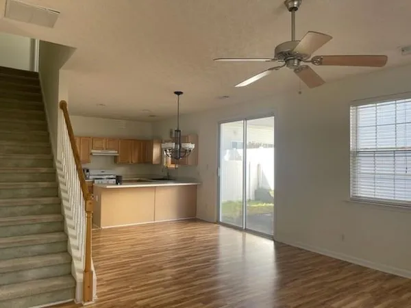 $2,095 | 264 Windcroft Circle Northwest, Acworth, GA 30101