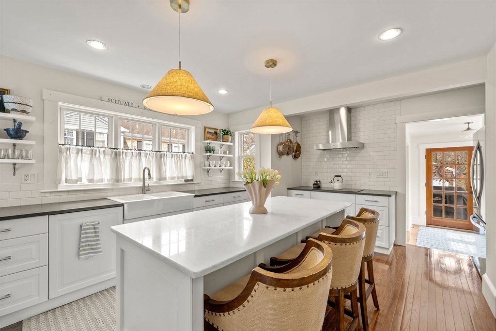 386 Country Way Scituate, MA 02066 - Photo 5 of 41