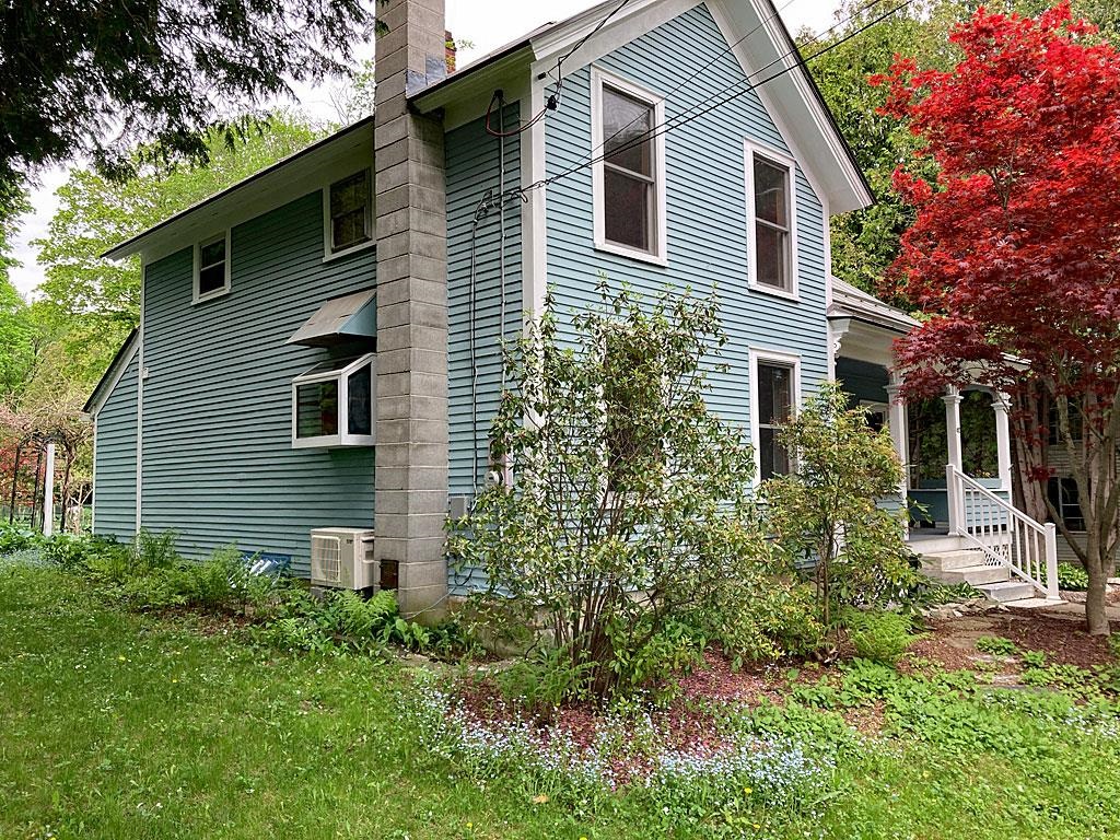 482 Clarendon Avenue West Rutland, VT 05777 - Photo 4 of 45