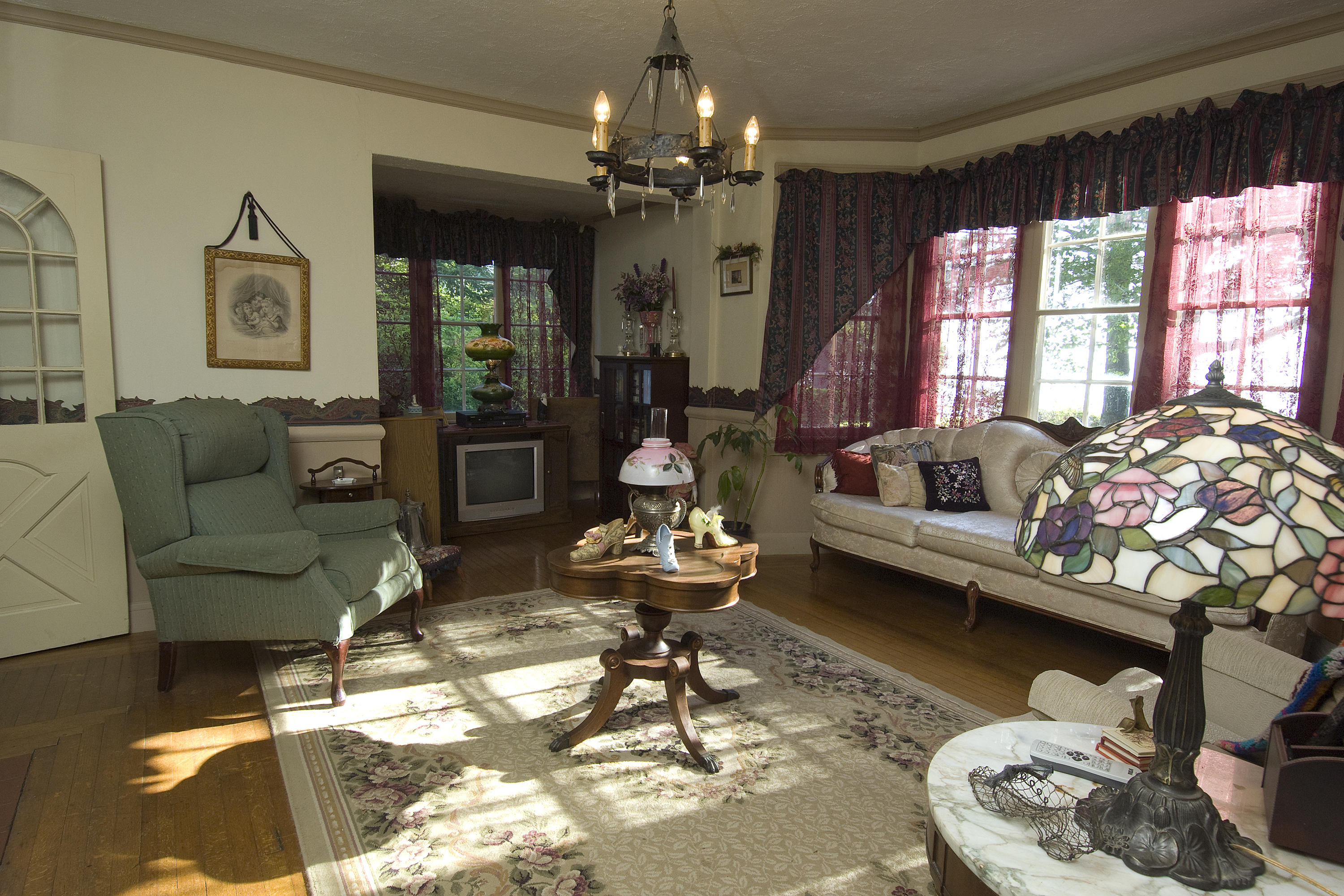 68 Beach Road Madison, ME 04950 - Photo 17 of 43 living room