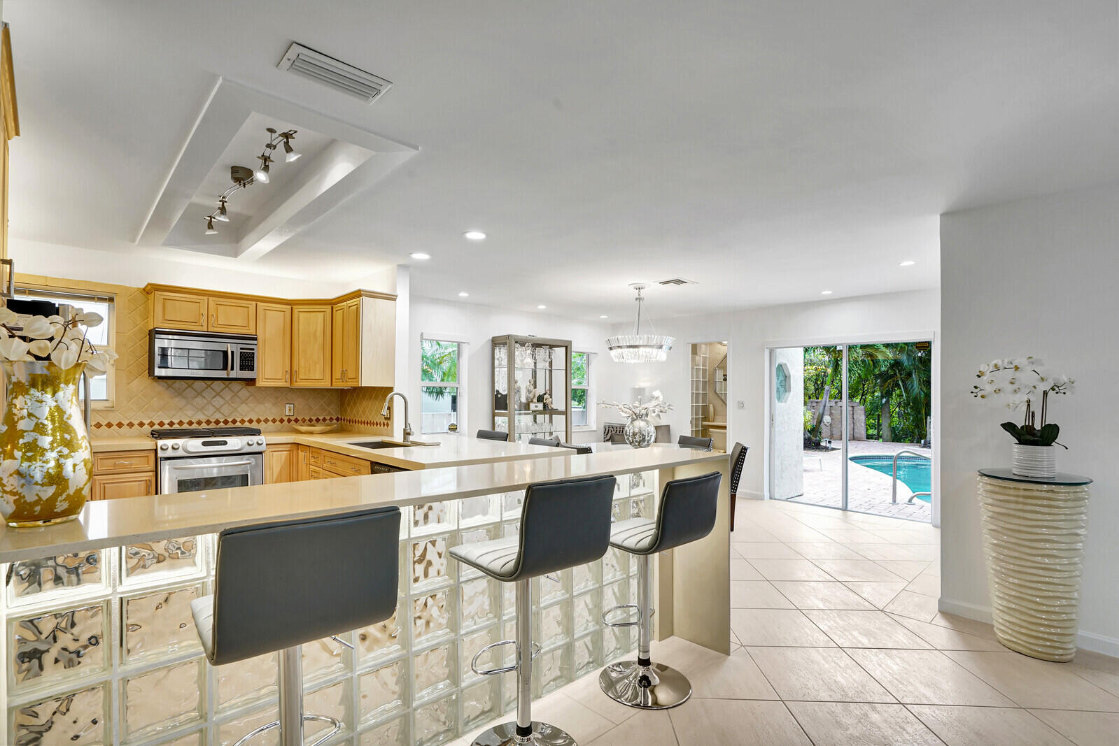 290 East Fern Drive Boca Raton, FL 33432 - Photo 15 of 51 Kitchen