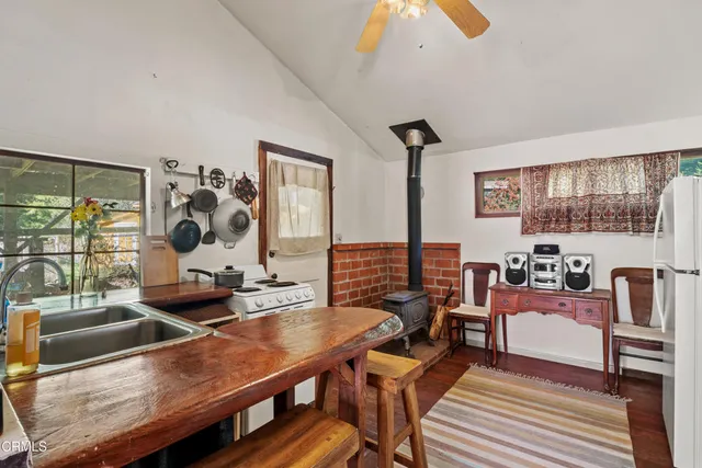 $1,150,000 | 10250 Nichols Lane, Mendocino, CA 95460