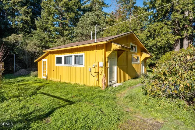 $1,150,000 | 10250 Nichols Lane, Mendocino, CA 95460