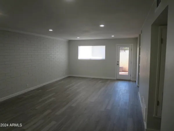 $1,800 | 1450 East Bethany Home Road, Unit 34, Phoenix, AZ 85014