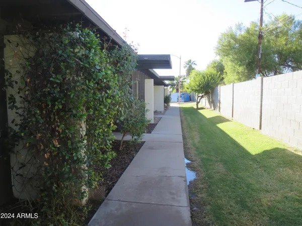 $1,750 | 1450 East Bethany Home Road, Unit 34, Phoenix, AZ 85014
