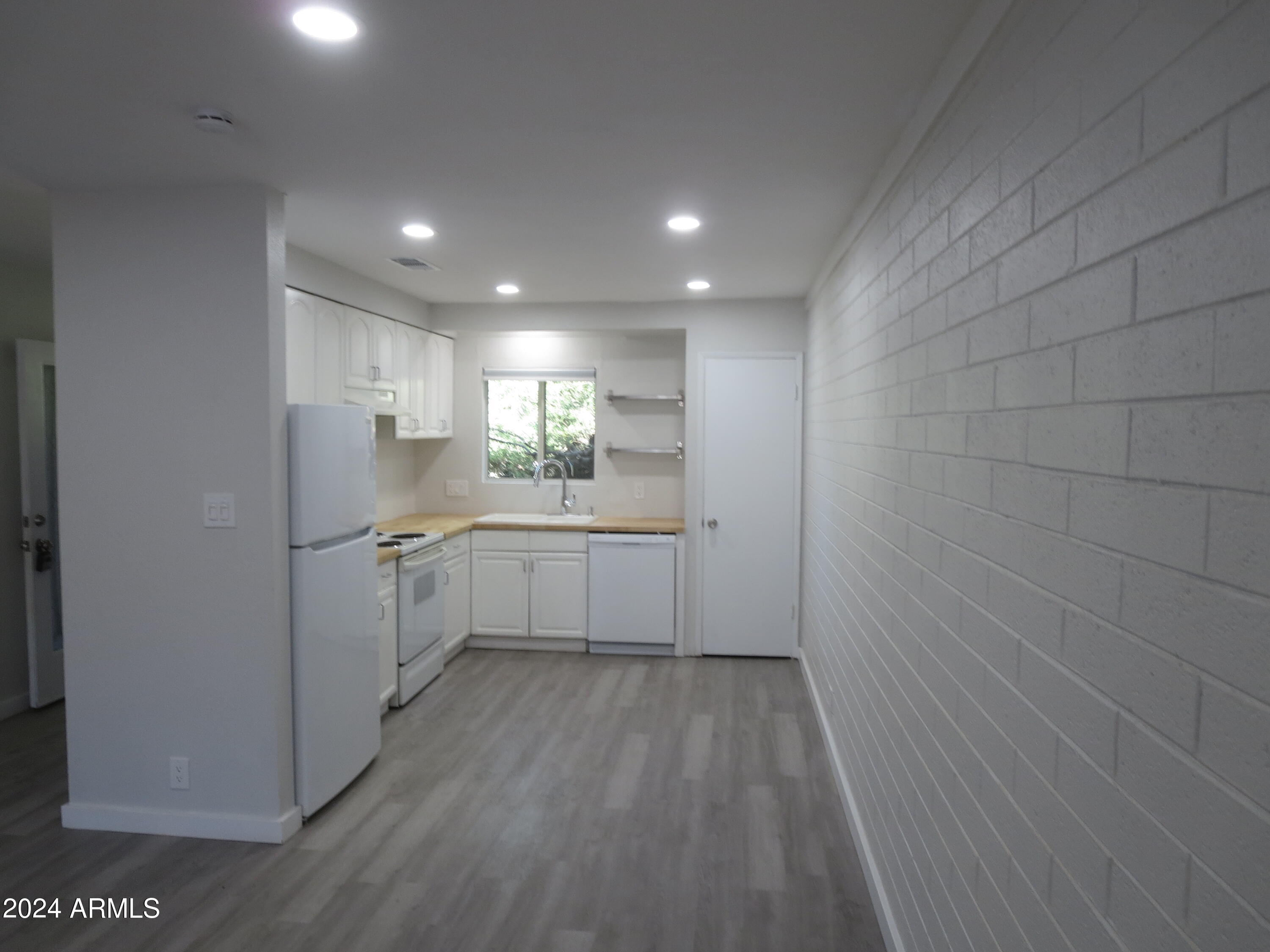 1450 East Bethany Home Road, Unit 34 Phoenix, AZ 85014 - Photo 4 of 15 Kitchen 2