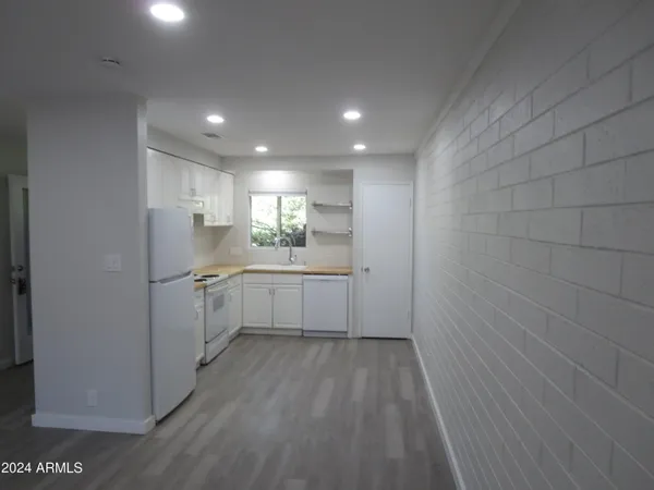 $1,750 | 1450 East Bethany Home Road, Unit 34, Phoenix, AZ 85014