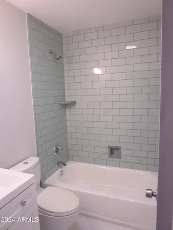 $1,800 | 1450 East Bethany Home Road, Unit 34, Phoenix, AZ 85014
