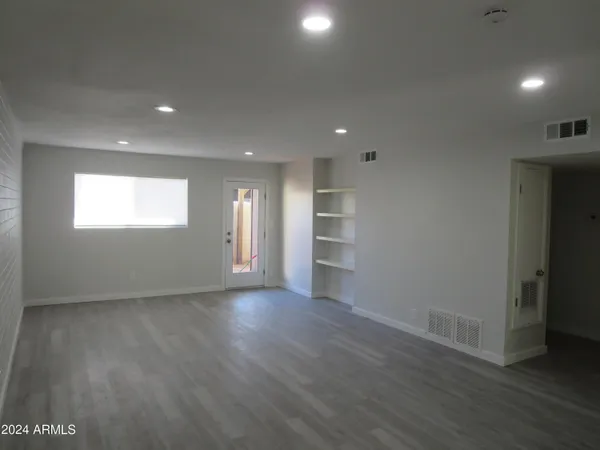 $1,750 | 1450 East Bethany Home Road, Unit 34, Phoenix, AZ 85014