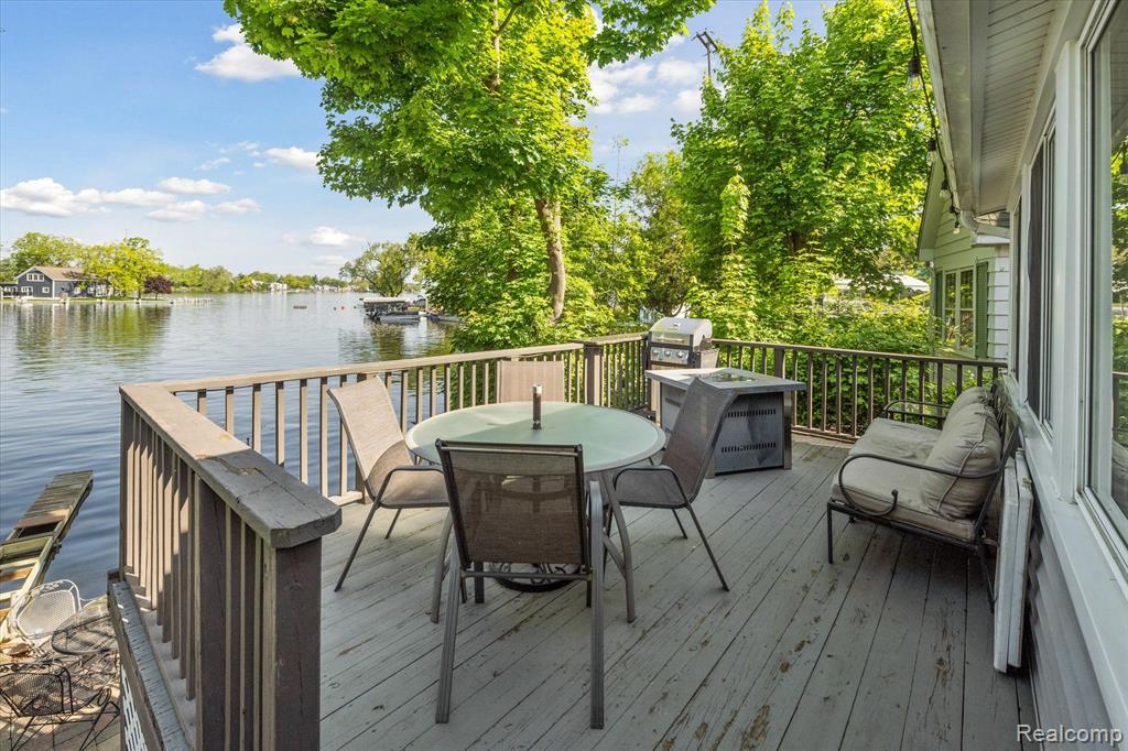 336 Heights Road Lake Orion, MI 48362 - Photo 9 of 54