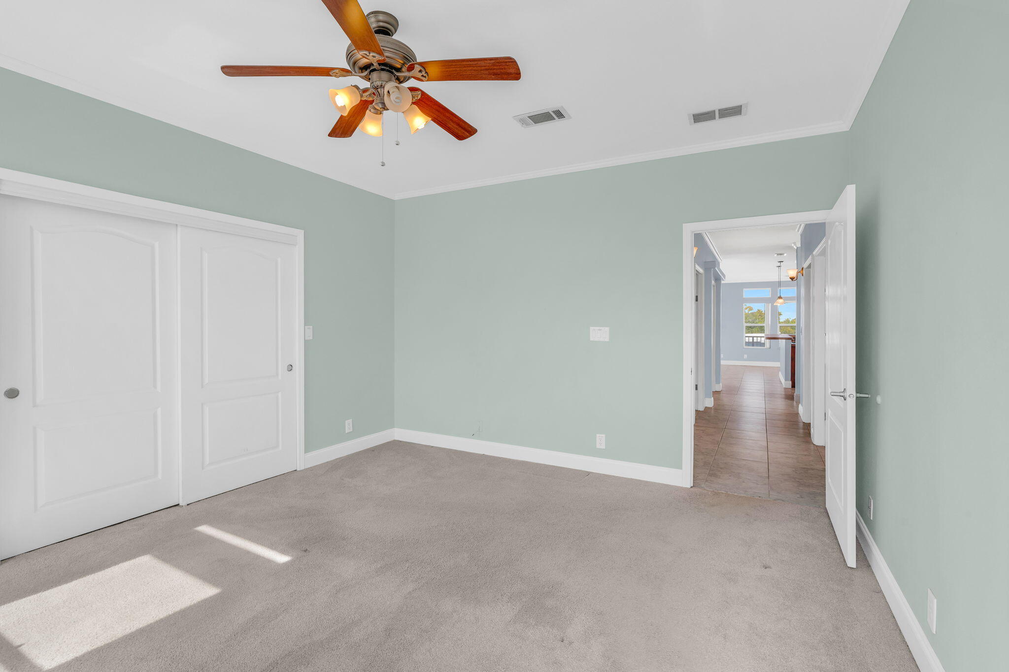 116 Long Key Road Key Largo, FL 33037 - Photo 13 of 32 Spacious Primary Bedroom -16