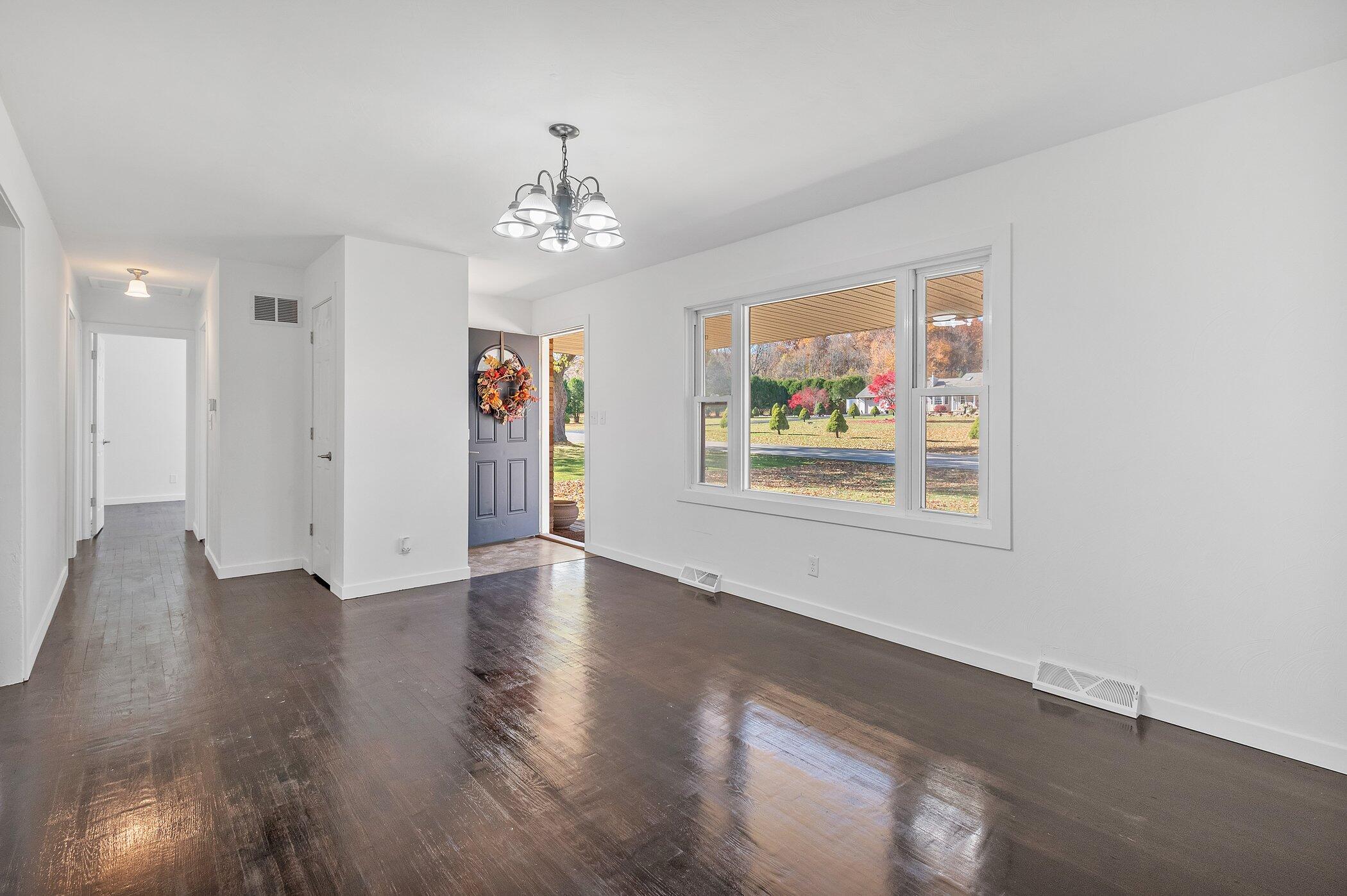 5071 Draper Road Jackson, MI 49201 - Photo 7 of 44 5071-Draper-Rd-WindowStill-Real-Estate-P