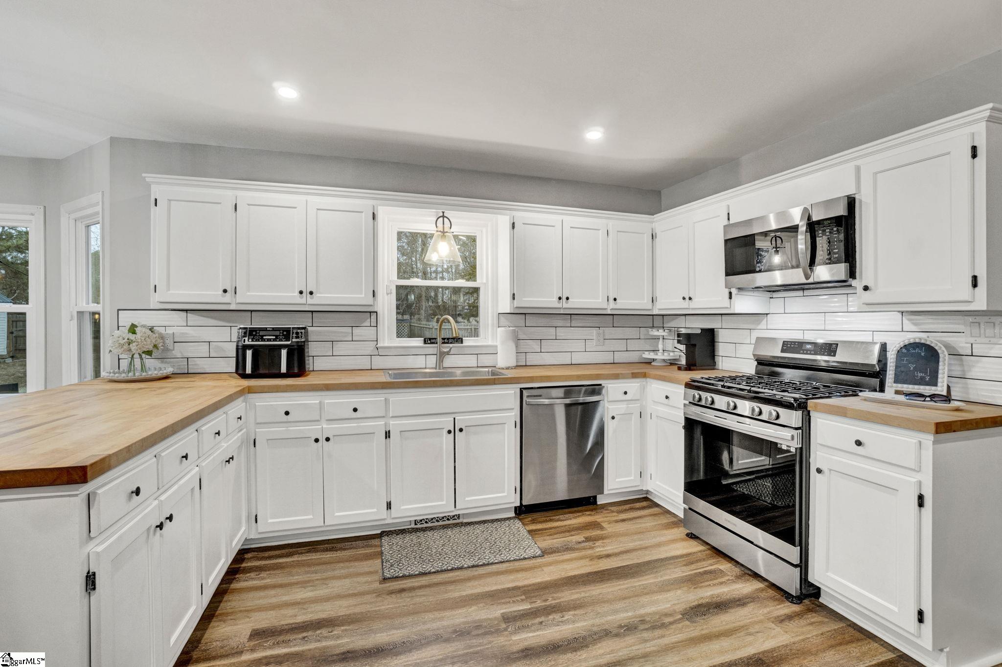 66 Cain Road Laurens, SC 29360 - Photo 13 of 50