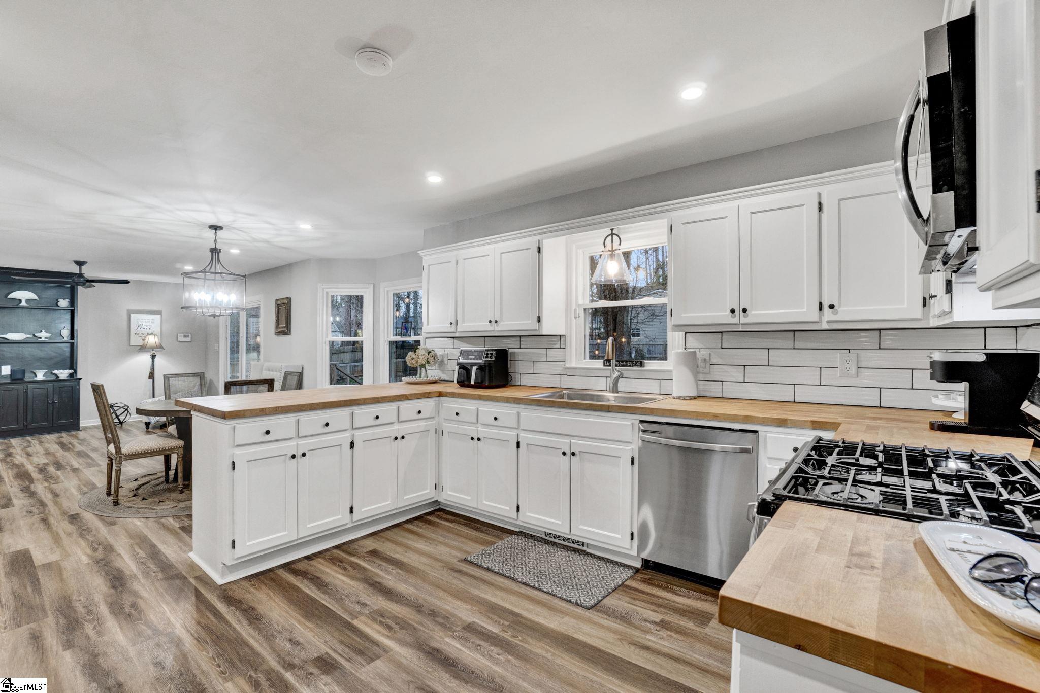 66 Cain Road Laurens, SC 29360 - Photo 14 of 50