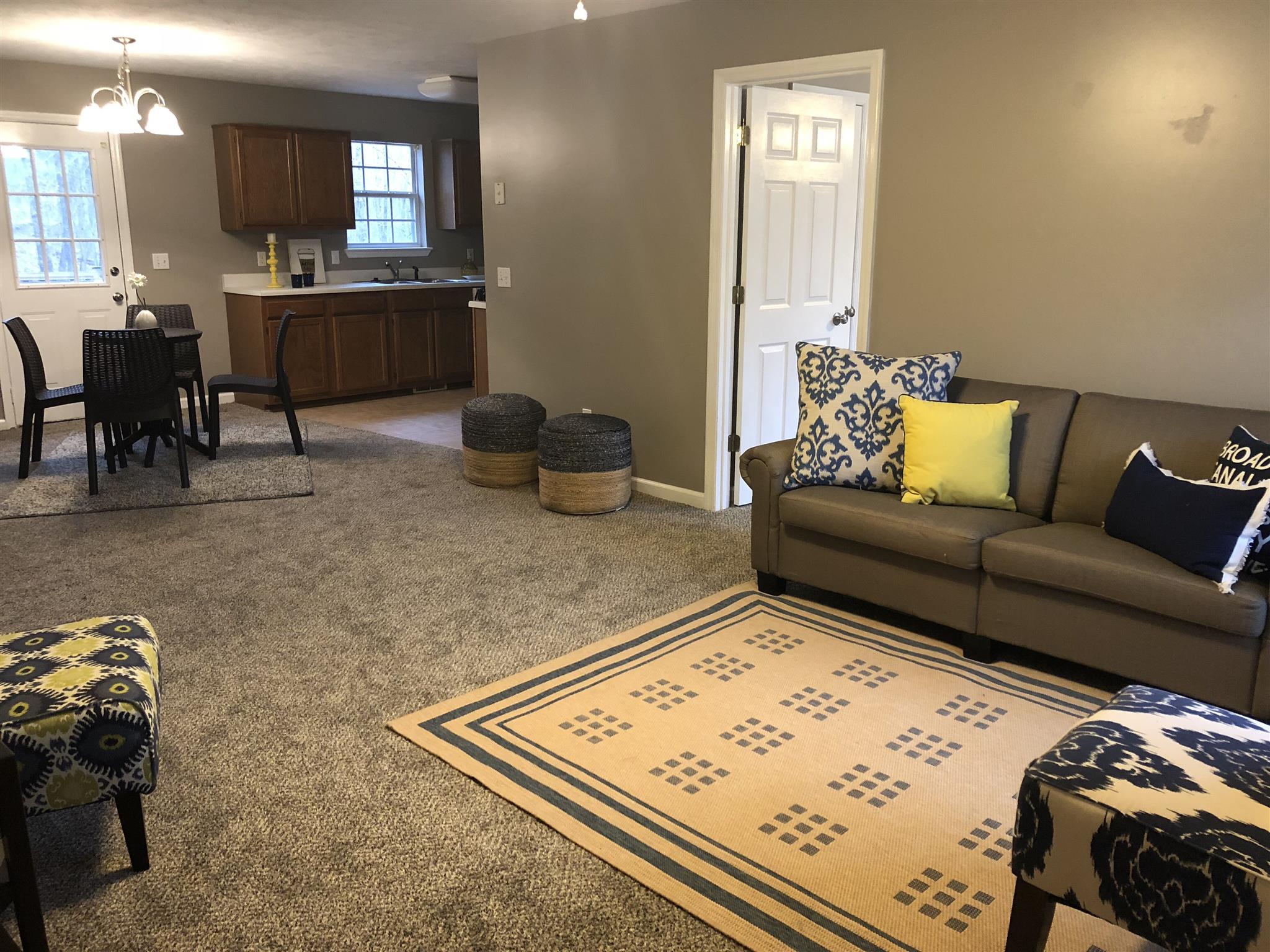140 Gaskins Road Dickson, TN 37055 - Photo 8 of 27 a living room with furniture and a table