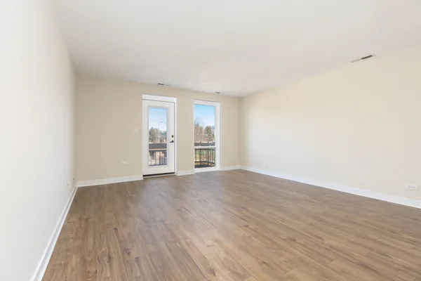 $259,900 | 1501 Darien Lake Drive, Unit 201, Darien, IL 60561